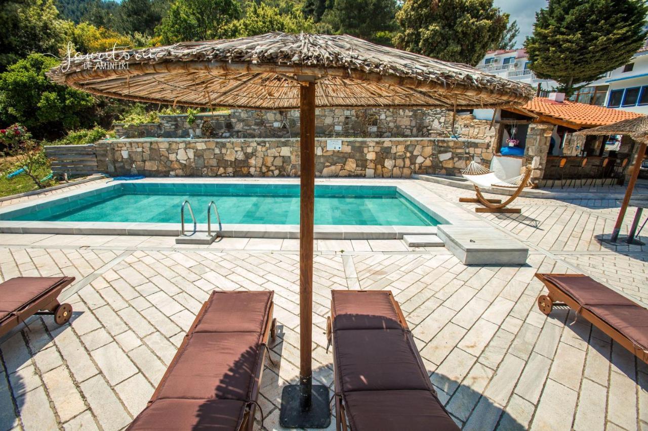 Kinira Beach Hotel Buitenkant foto