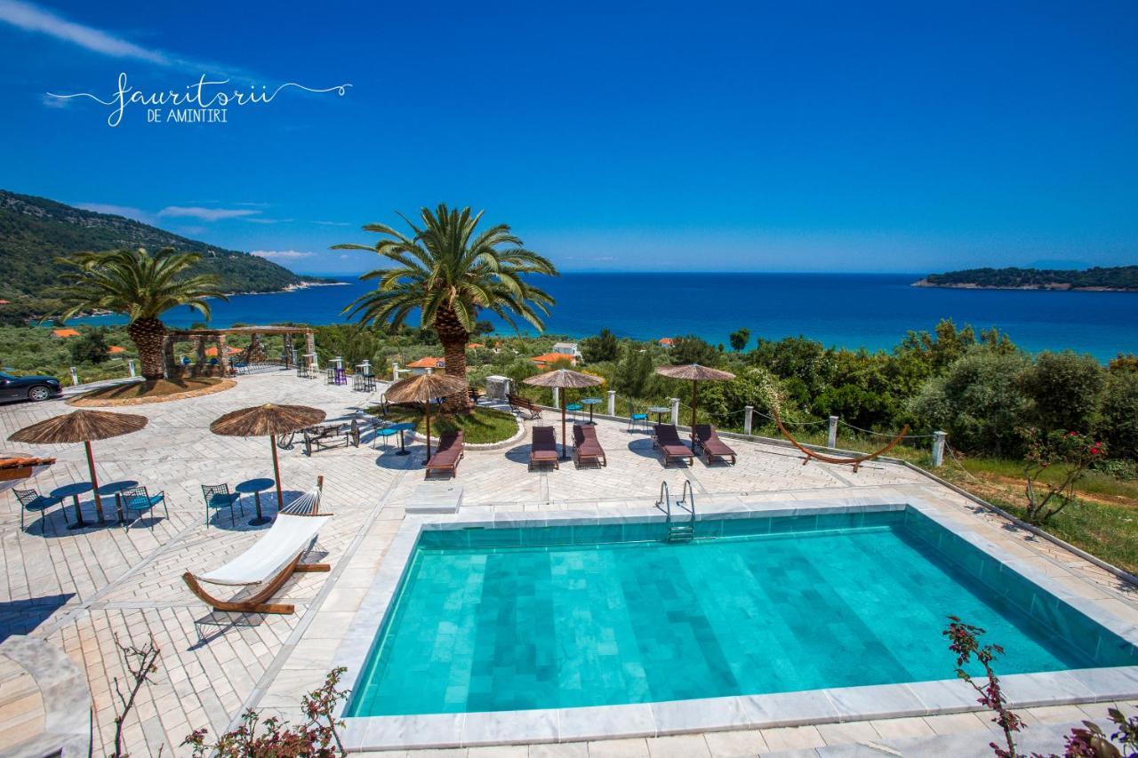 Kinira Beach Hotel Buitenkant foto