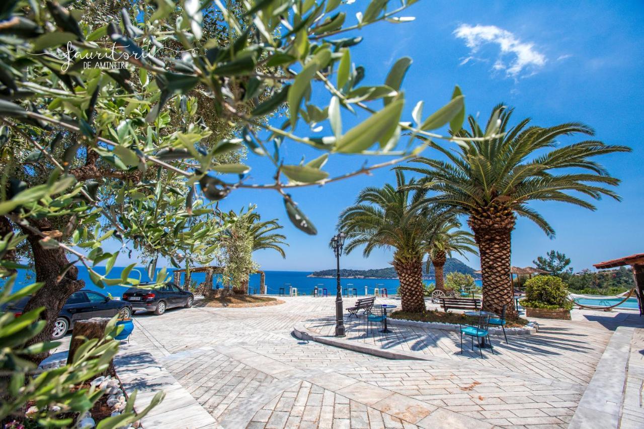 Kinira Beach Hotel Buitenkant foto