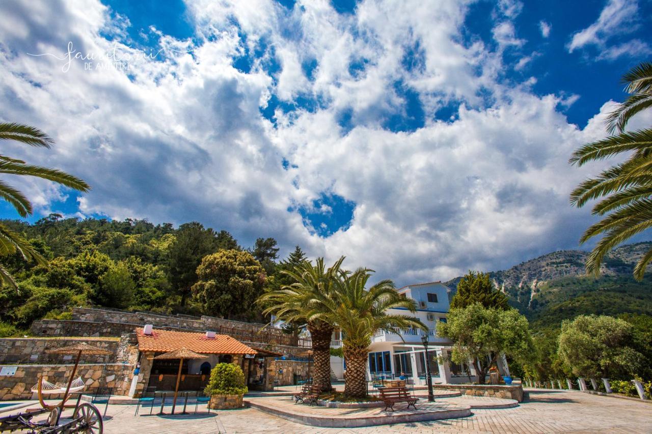 Kinira Beach Hotel Buitenkant foto