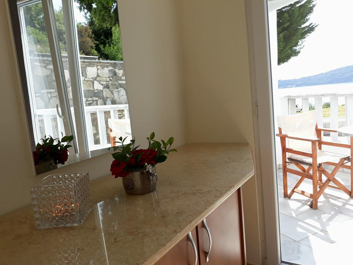 Kinira Beach Hotel Buitenkant foto