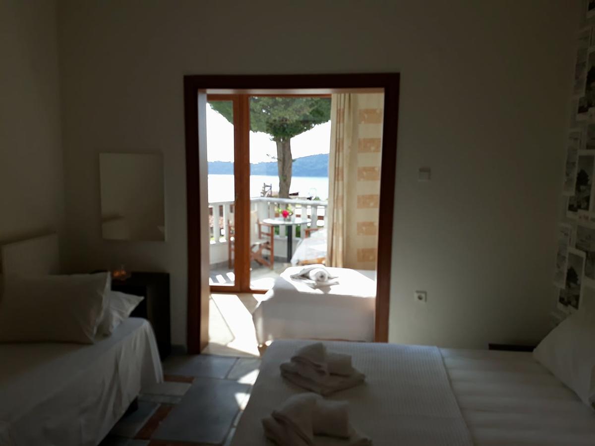 Kinira Beach Hotel Buitenkant foto