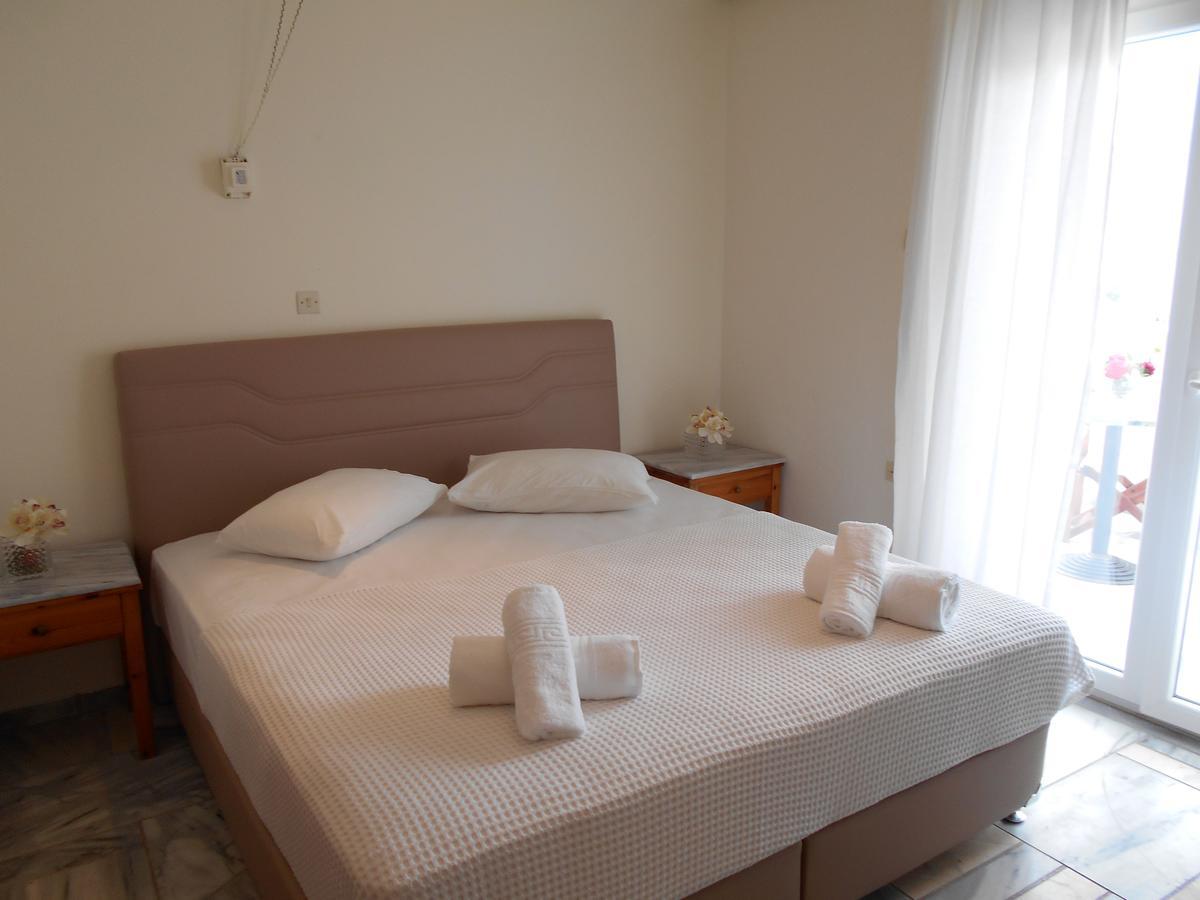 Kinira Beach Hotel Buitenkant foto