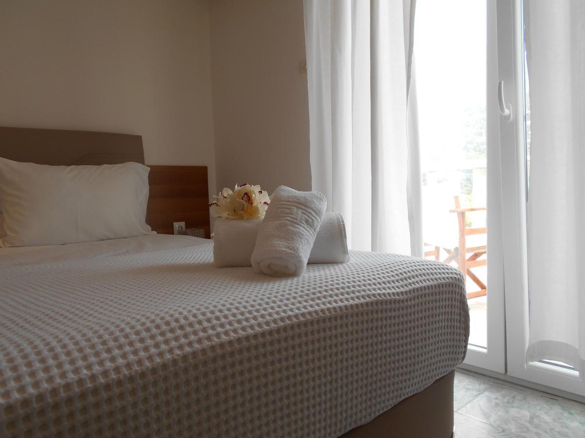 Kinira Beach Hotel Buitenkant foto