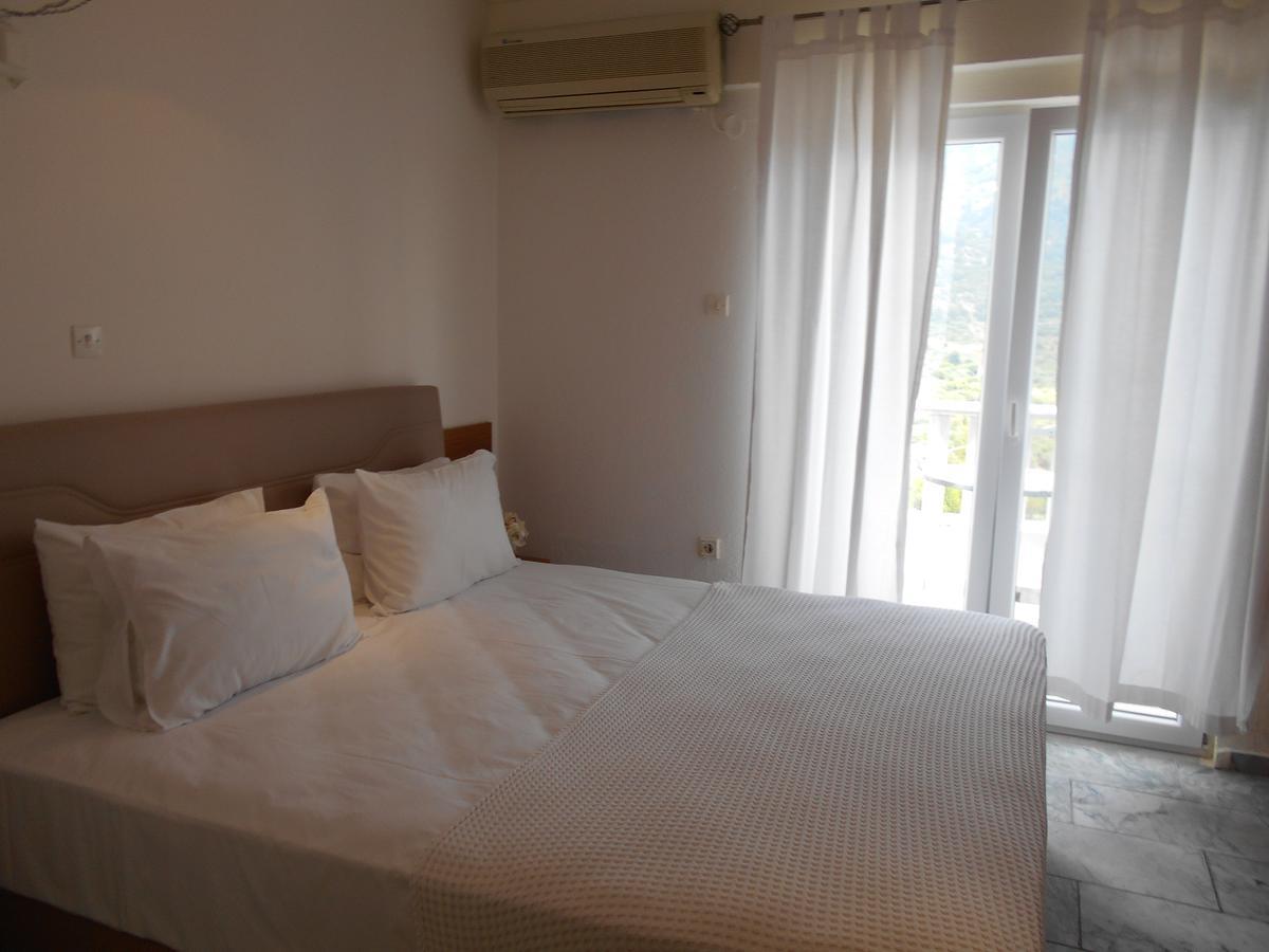 Kinira Beach Hotel Buitenkant foto