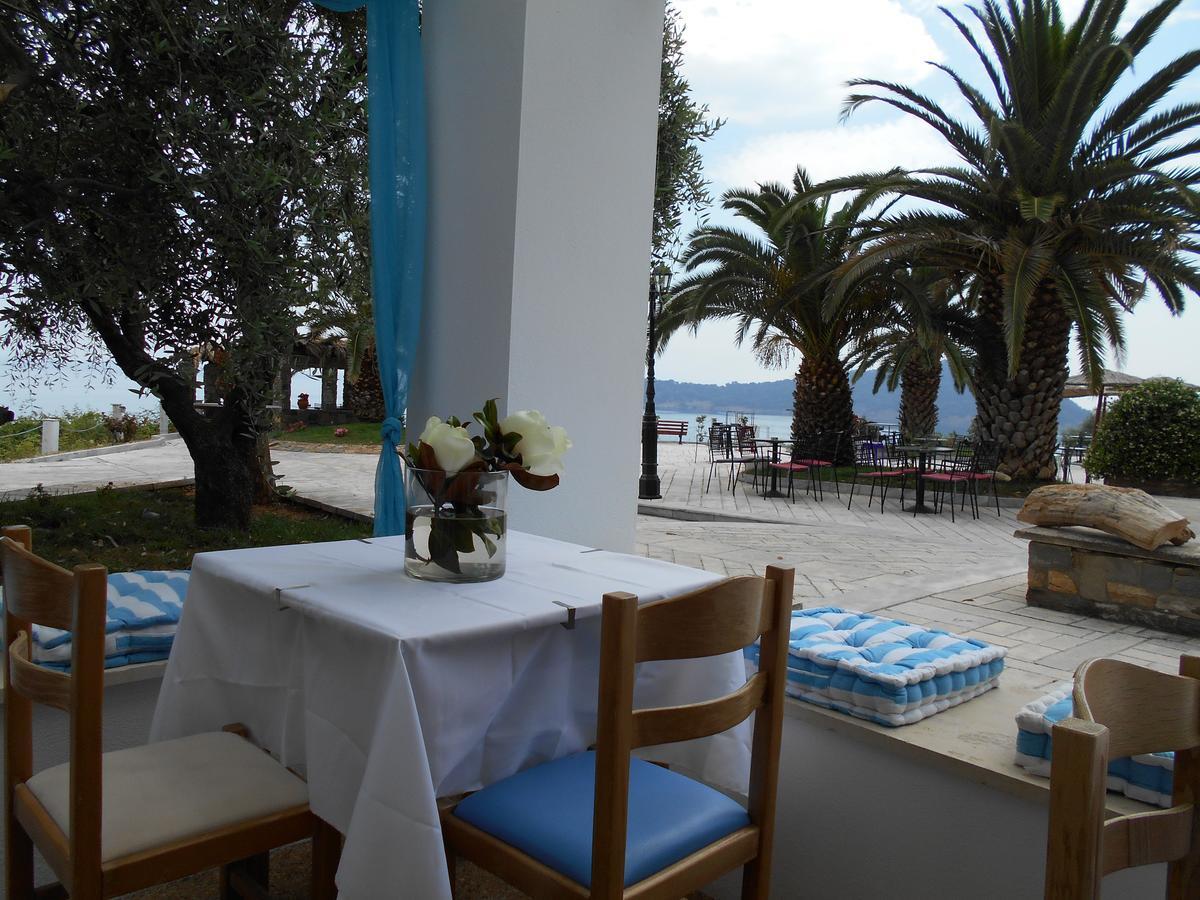 Kinira Beach Hotel Buitenkant foto