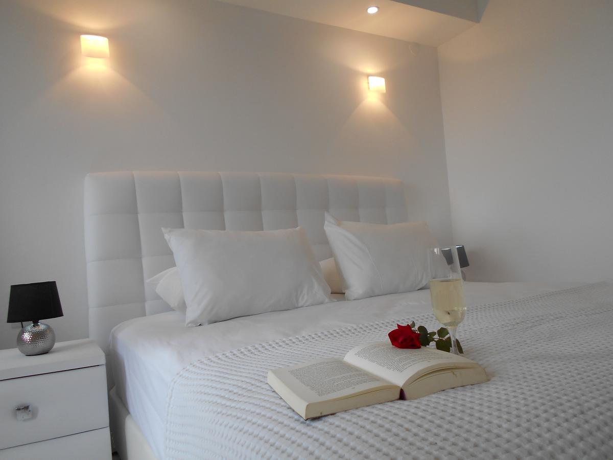 Kinira Beach Hotel Buitenkant foto